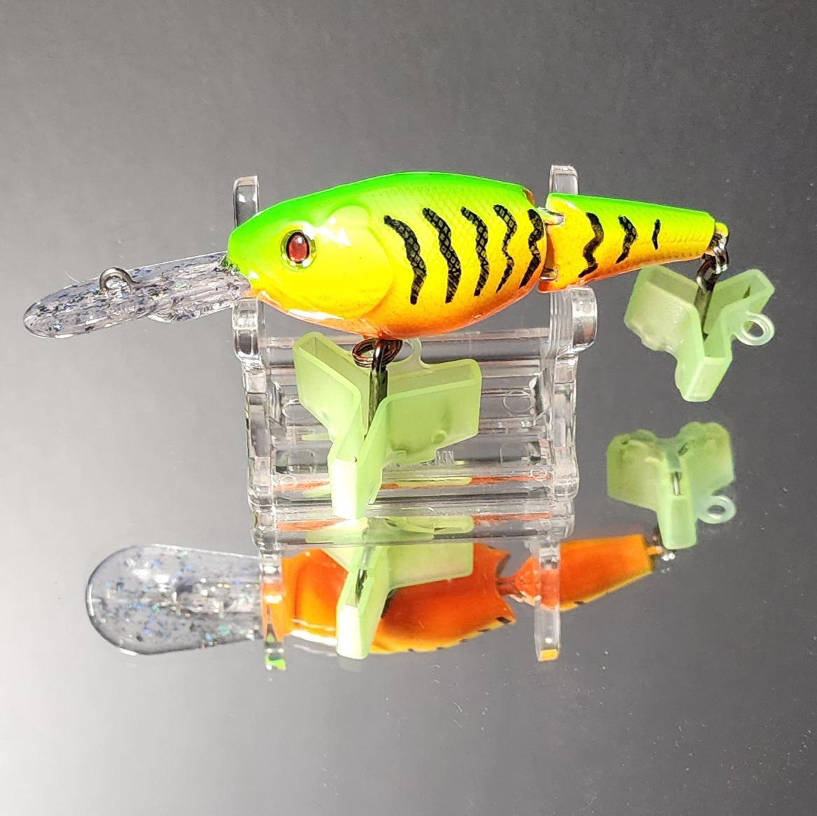 1 joint 2.50 inch crankbait (Neon Bengal Banger)